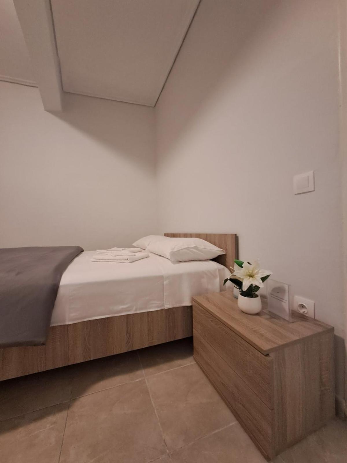 Lysandros Comfortable Apartments In Athens, Near The Metro Buitenkant foto